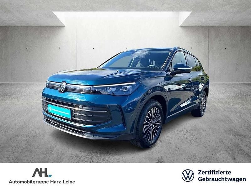 Blau Gebraucht 2024 VW Tiguan Life SUV | 37.250 € (Fairer Preis) - Bild 1/3
