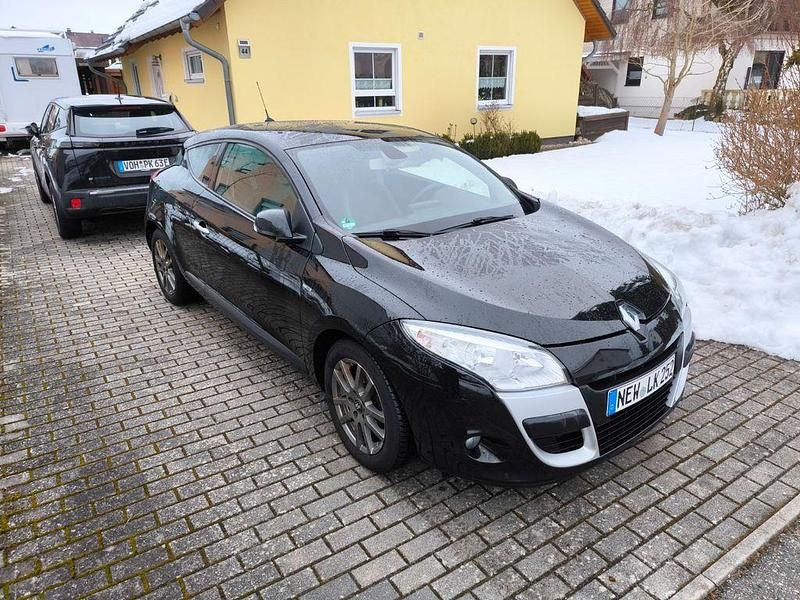 Gebraucht Renault Mégane III Bose Edition 131 PS (96 kW) 2011 Schwarz Coupé