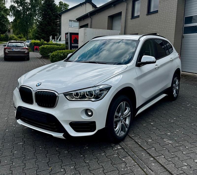 Weiß Gebraucht 2019 BMW X1 SUV | 23.500 € (Fairer Preis) - Bild 1/4