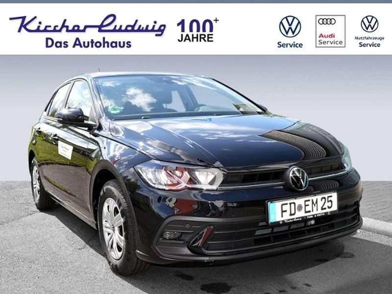 Deep black perleffekt Gebraucht 2024 VW Polo Limousine | 19.900 € (Fairer Preis) - Bild 1/4