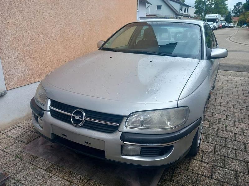 Grau Gebraucht 1997 Opel Omega Limousine | 900 € (Fairer Preis) - Bild 1/4