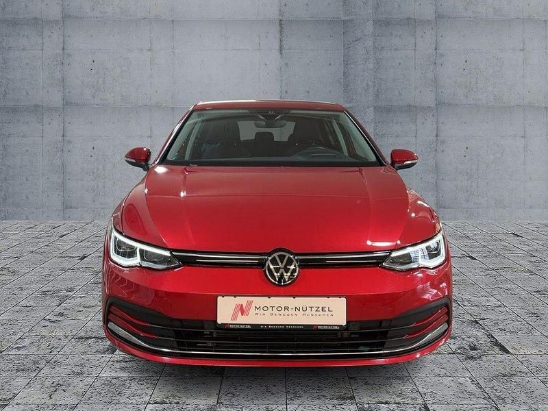 Gebraucht VW Golf VIII Active 150 PS (110 kW) 2022 Rot Limousine