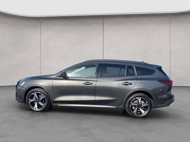 Gebraucht Ford Focus Active X 125 PS (91 kW) 2022 Grau Kombi