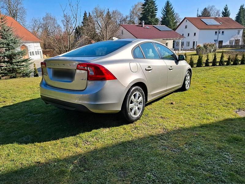 Gebraucht Volvo S60 163 PS (119 kW) 2011 Braun Limousine