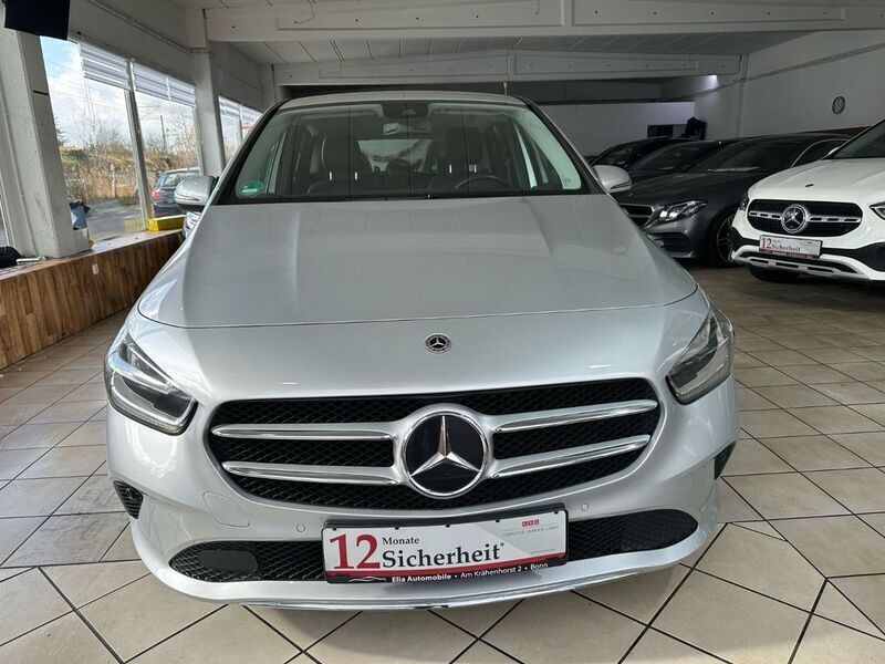 Silber Gebraucht 2020 Mercedes B180 Avantgarde Van / Kleinbus | 17.900 € (Fairer Preis) - Bild 1/4