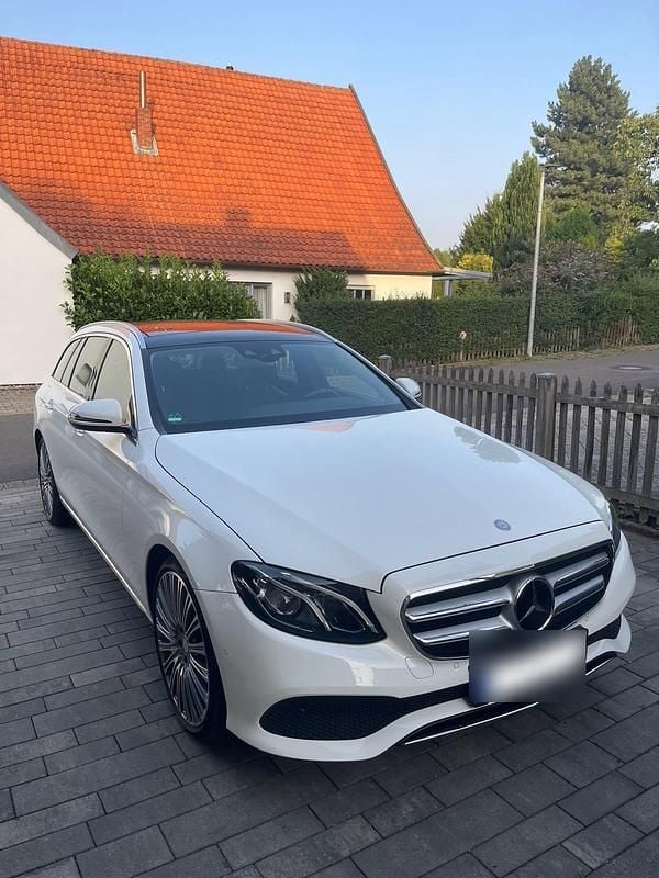 Gebraucht Mercedes E220 194 PS (142 kW) 2017 Weiß Kombi