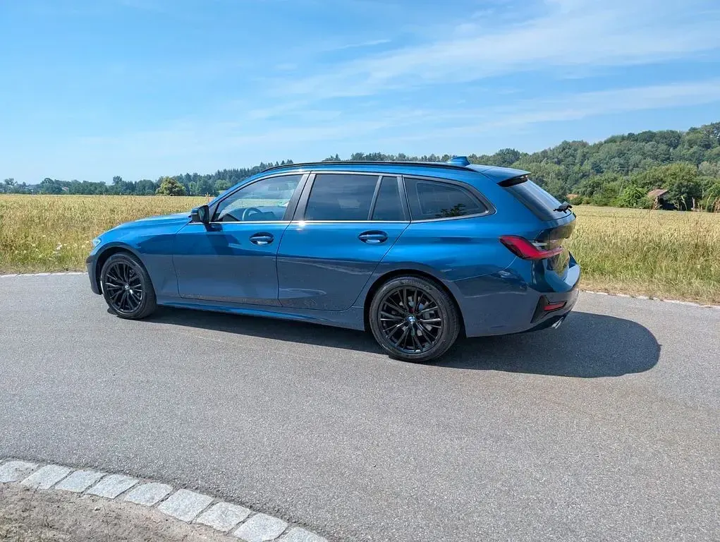 Gebraucht BMW 320 Advantage 190 PS (139 kW) 2021 Blau Kombi