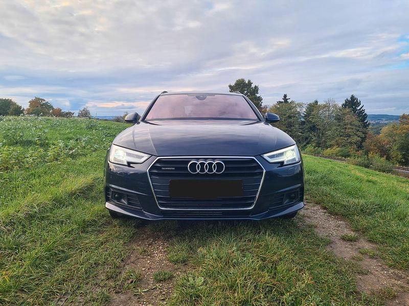 Blau Gebraucht 2017 Audi A4 Ambiente Kombi | 21.900 € (Fairer Preis) - Bild 1/4