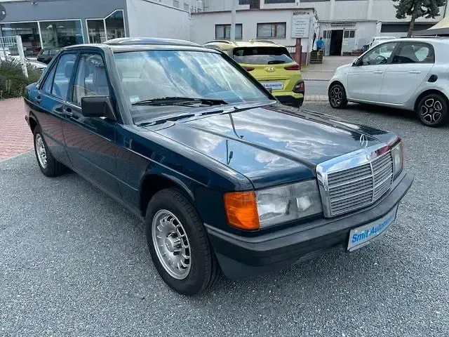 Gebraucht Mercedes 190 122 PS (89 kW) 1983 Blau Limousine