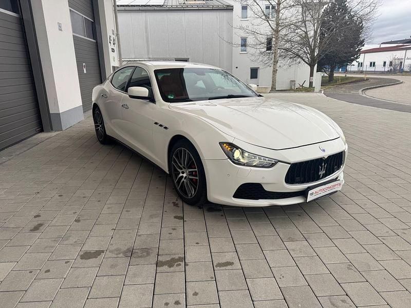 Gebraucht Maserati Ghibli 409 PS (300 kW) 2015 Weiß Limousine