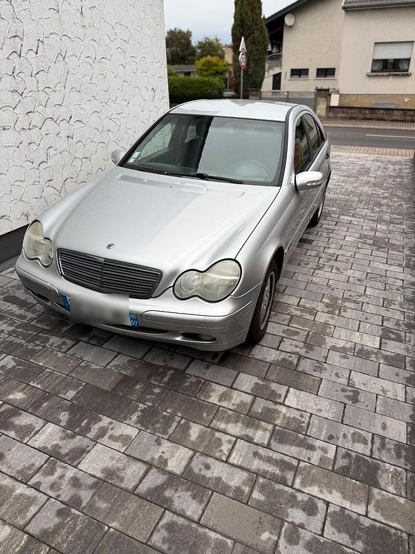 Silber Gebraucht 2001 Mercedes C180 Limousine | 1.749 € (Guter Preis) - Bild 1/4