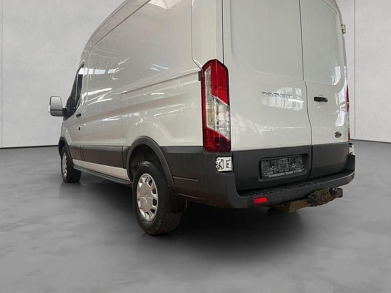 Gebraucht Ford Transit Trend 131 PS (96 kW) 2018 Frozen white Pickup