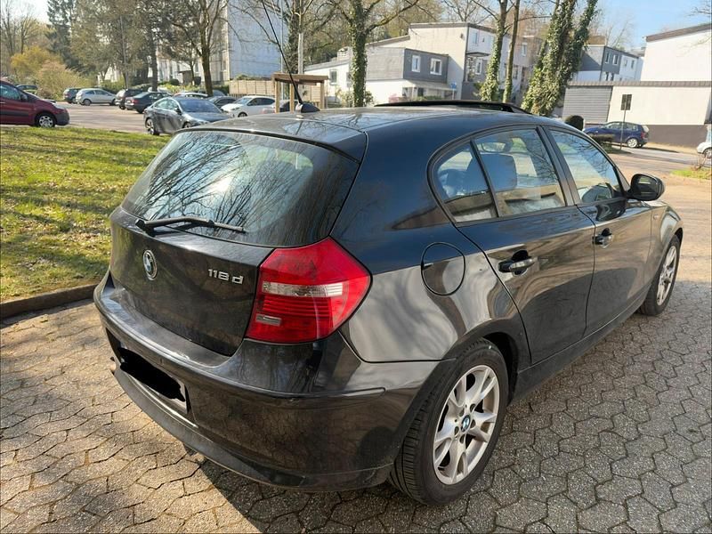 Gebraucht BMW 118 143 PS (105 kW) 2009 Schwarz Kleinwagen