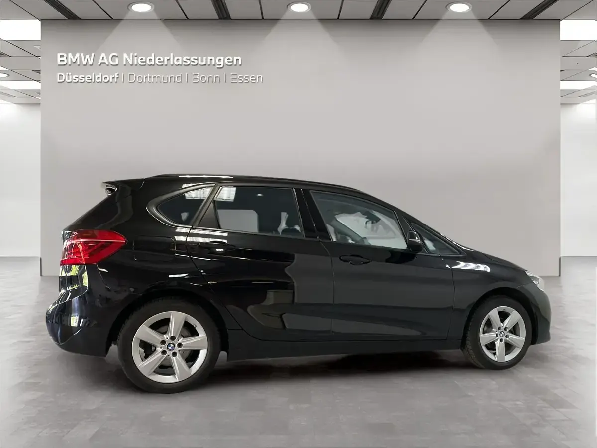 Gebraucht BMW 216 Active Tourer Advantage 109 PS (80 kW) 2021 Schwarz Van / Kleinbus