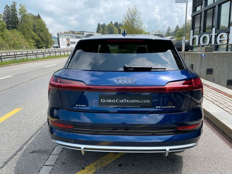 Gebraucht Audi e-tron S-Line 300 kW (408 PS) 2024 Blau SUV