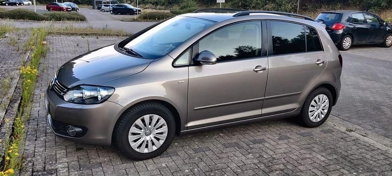 Beige Gebraucht 2013 VW Golf Plus Life Van / Kleinbus | 2.100 € (Guter Preis) - Bild 1/4