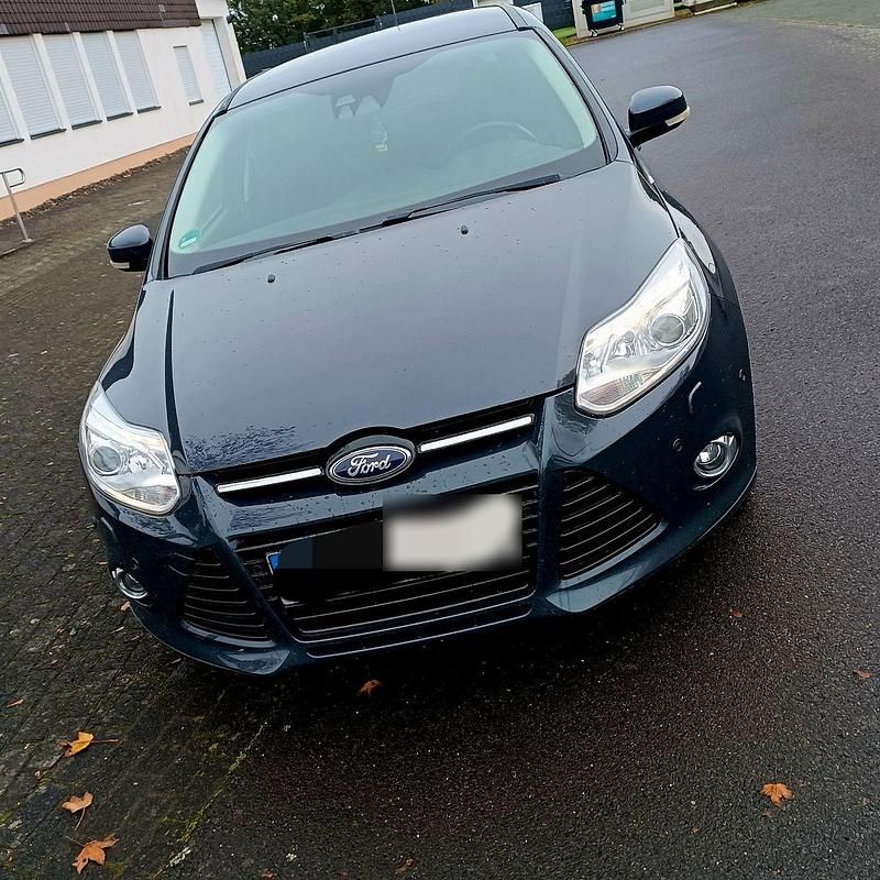 Gebraucht Ford Focus Titanium 140 PS (102 kW) 2013 Grau Kombi