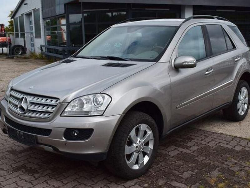 Gebraucht Mercedes ML320 224 PS (164 kW) 2007 Silber SUV