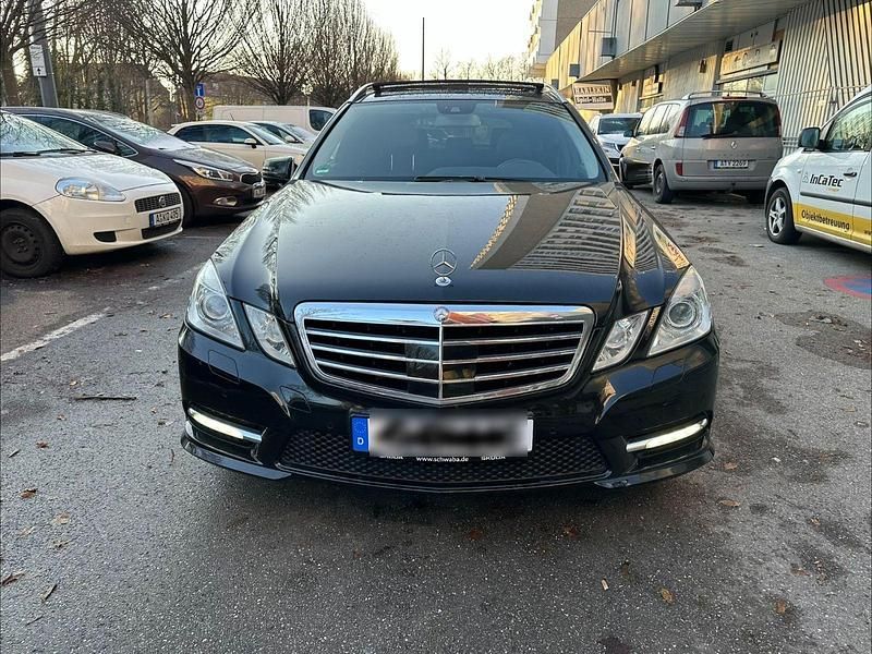 Gebraucht Mercedes E250 Avantgarde 204 PS (150 kW) 2013 Schwarz Kombi