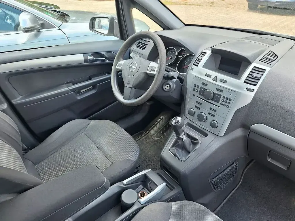 Gebraucht Opel Zafira Edition 116 PS (85 kW) 2009 Silber Van / Kleinbus