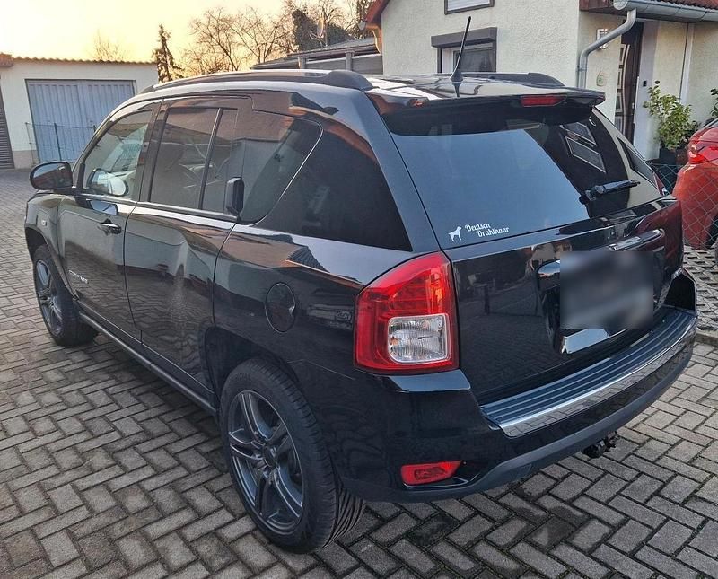 Gebraucht Jeep Compass Limited 170 PS (125 kW) 2015 Schwarz SUV