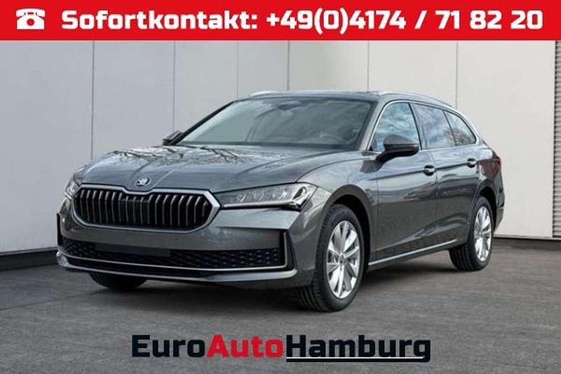 Neu Skoda Superb Selection 150 PS (110 kW) 2025 Graphitegrau metallic Kombi