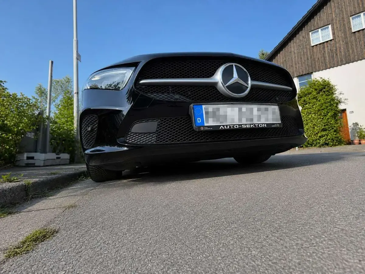 Gebraucht Mercedes A180 Progressive 136 PS (100 kW) 2019 Schwarz Limousine