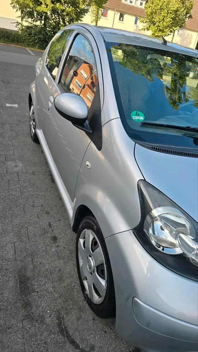 Gebraucht Toyota Aygo 68 PS (50 kW) 2006 Grau Kleinwagen