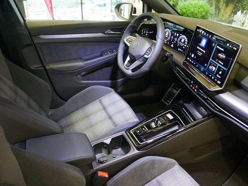 Neu VW Golf VIII GTE 177 PS (130 kW) 2025 Weiß Limousine