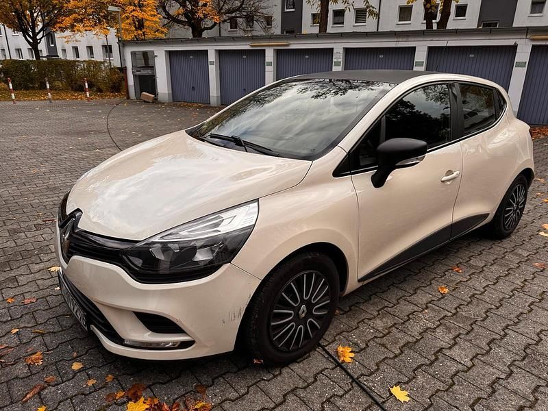 Beige Gebraucht 2017 Renault Clio IV Kleinwagen | 5.500 € - Bild 1/4