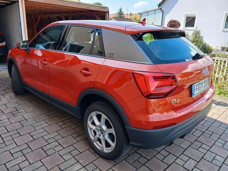 Usata Audi Q2 Design 116 CV (85 kW) 2017 Arancione SUV