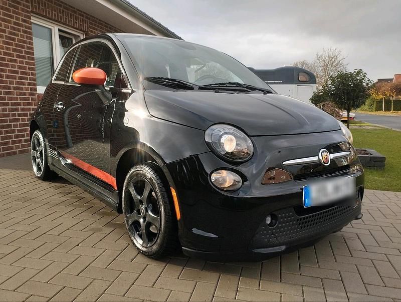 Schwarz Gebraucht 2015 Fiat 500e Abarth Kleinwagen | 9.990 € (Teuer) - Bild 1/4