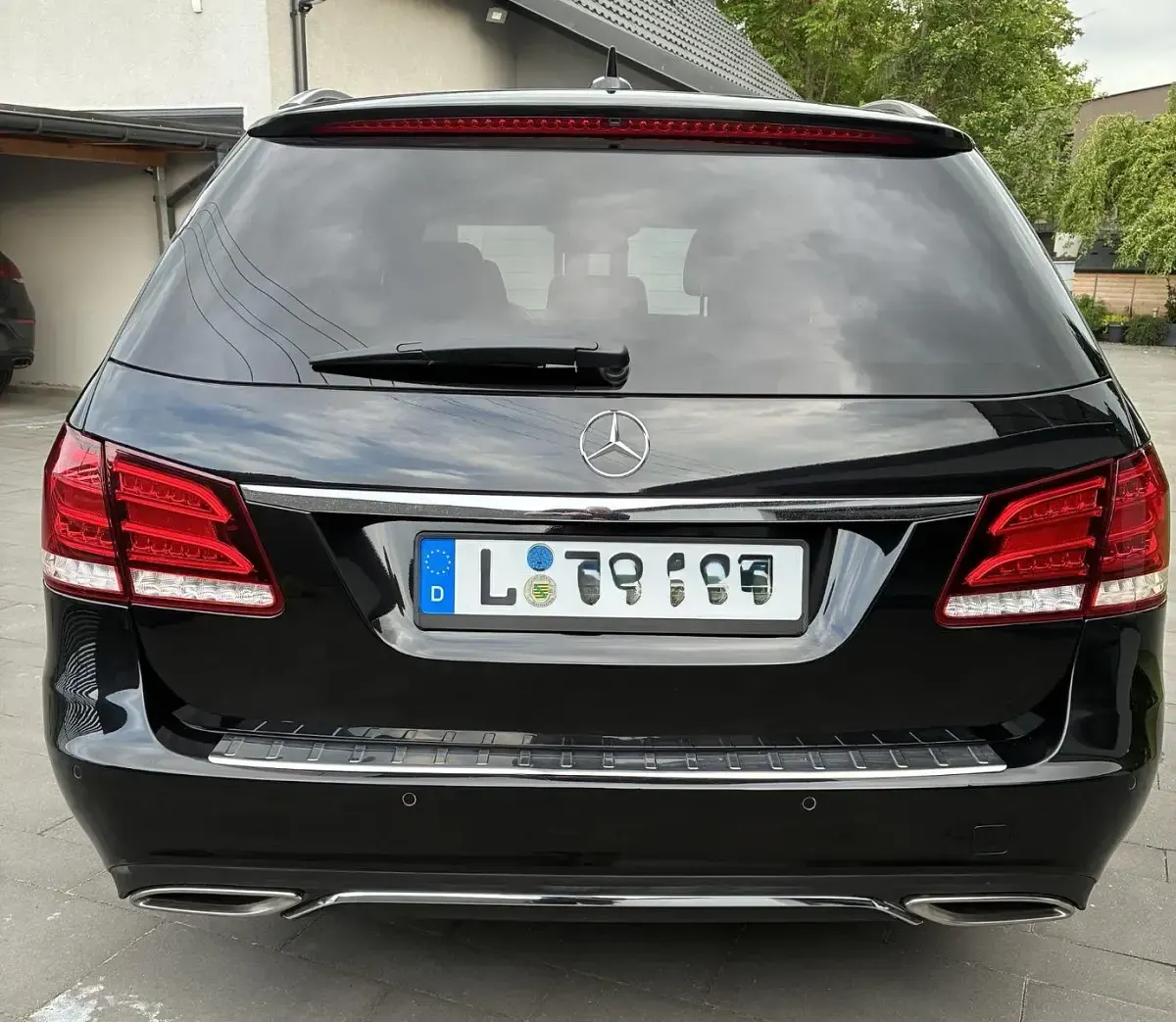 Gebraucht Mercedes E220 170 PS (125 kW) 2016 Schwarz Limousine