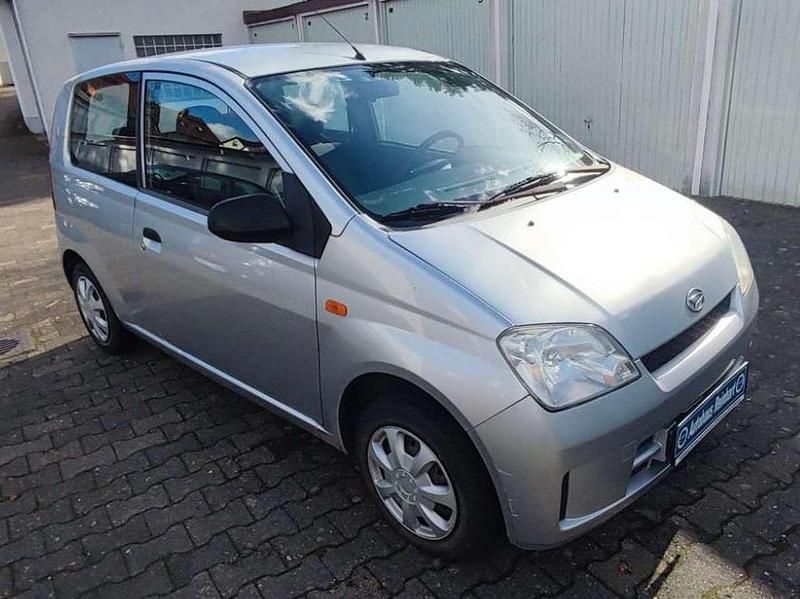 Silber Gebraucht 2003 Daihatsu Cuore Kleinwagen | 2.990 € - Bild 1/4