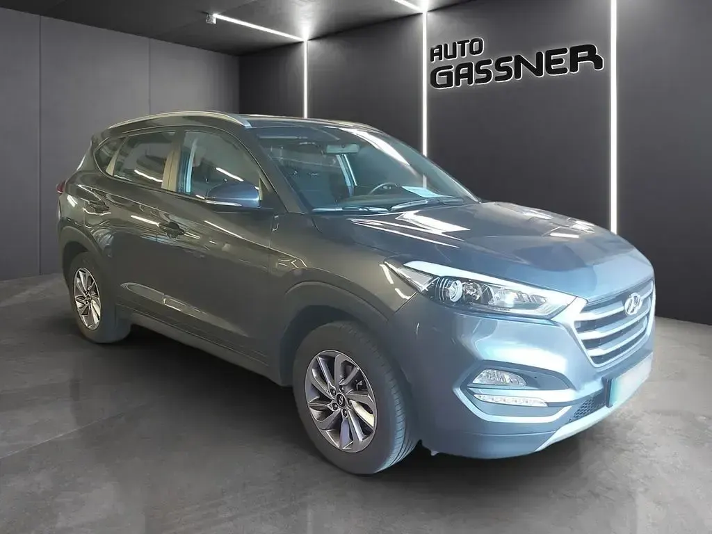 Gebraucht Hyundai Tucson Trend 132 PS (97 kW) 2017 Grau SUV
