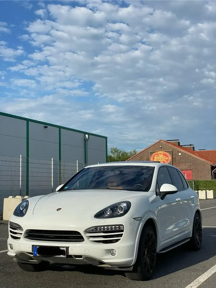 Gebraucht Porsche Cayenne 245 PS (180 kW) 2012 Weiß SUV
