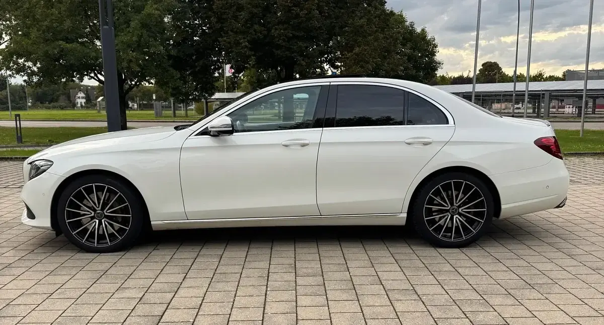 Gebraucht Mercedes E400 340 PS (250 kW) 2018 Weiß Limousine