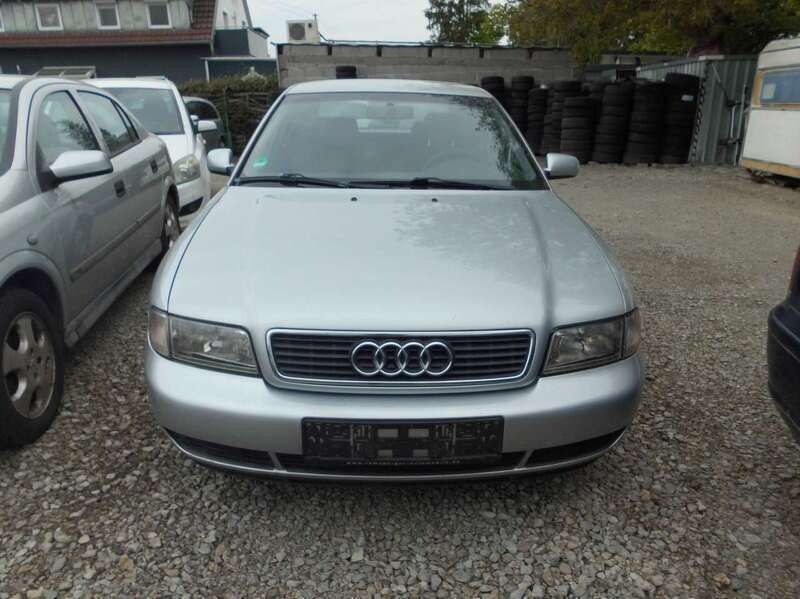Silber Gebraucht 1997 Audi A4 Limousine | 1.050 € (Guter Preis) - Bild 1/4