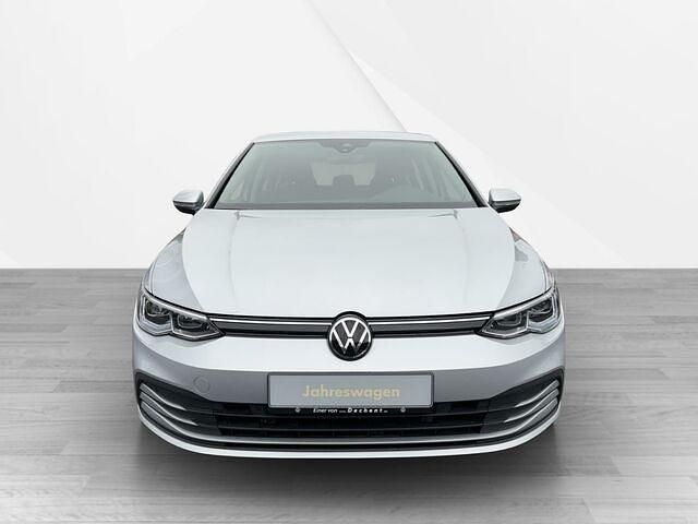 Gebraucht VW Golf VIII Life 131 PS (96 kW) 2022 Silber Kleinwagen