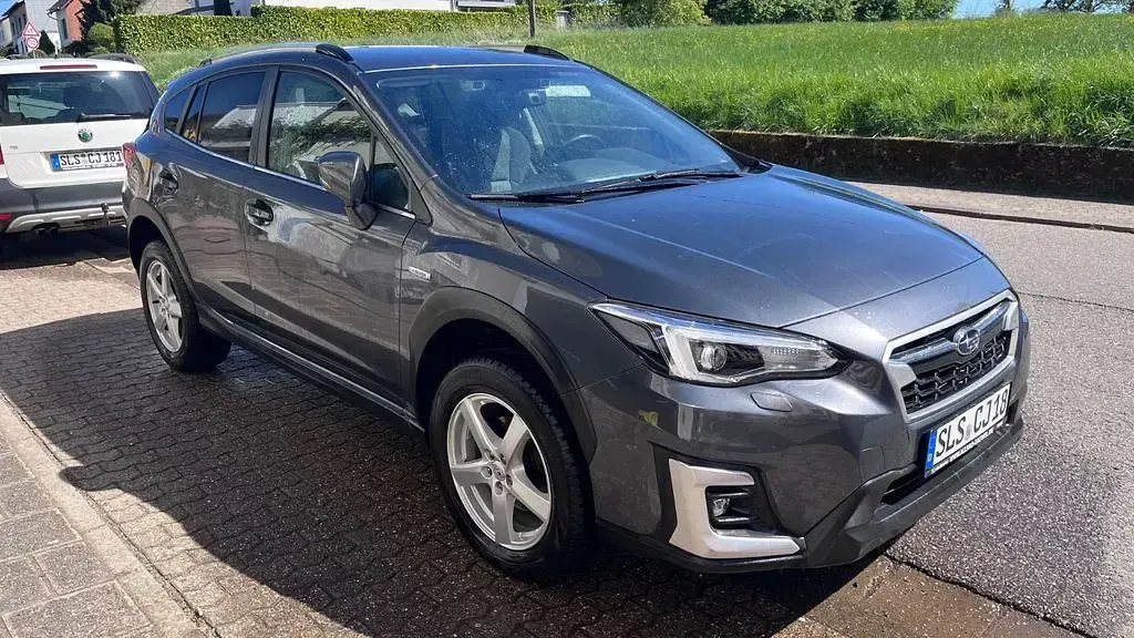 Käytetty Subaru XV Active 150 HP (110 kW) 2021 Harmaa Katumaasturi