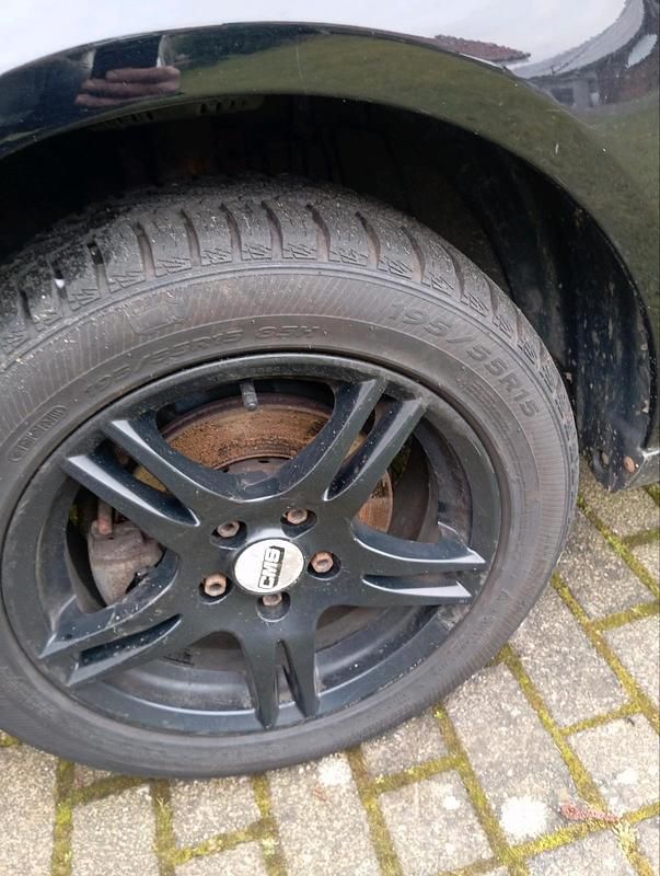 Gebraucht VW Fox 54 PS (39 kW) 2009 Schwarz Kleinwagen