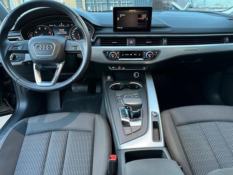 Gebraucht Audi A4 190 PS (139 kW) 2019 Schwarz Limousine