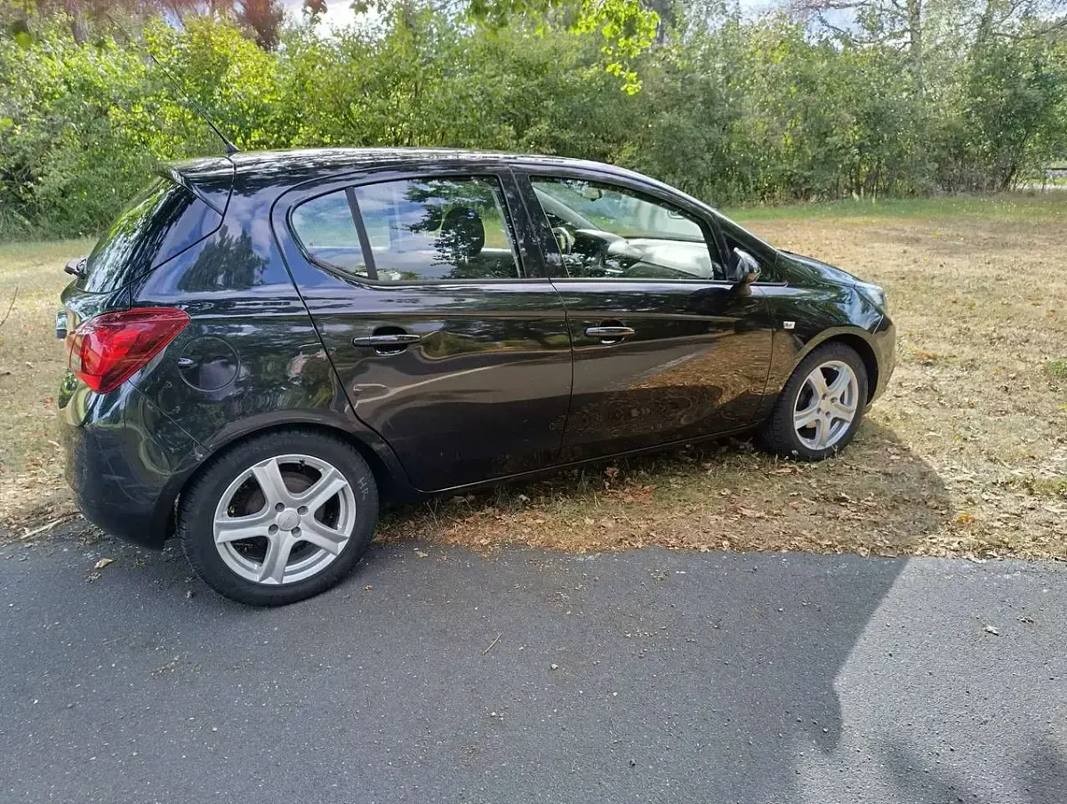 Gebraucht Opel Corsa Edition 69 PS (50 kW) 2015 Schwarz Kleinwagen
