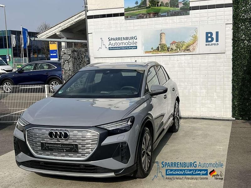 Kieselgrau Gebraucht 2022 Audi e-tron Basis SUV | 28.149 € (Guter Preis) - Bild 1/4