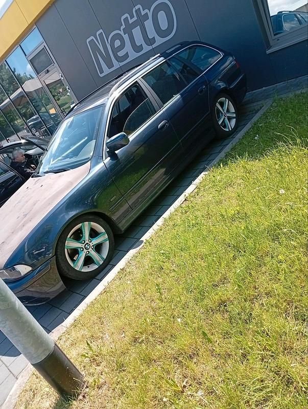 Gebraucht BMW 520 170 PS (125 kW) 2002 Blau Kombi