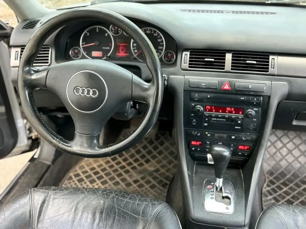 Gebraucht Audi A6 163 PS (119 kW) 2002 Grau Kombi