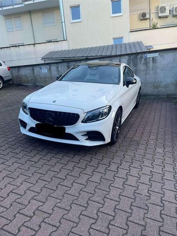 Gebraucht Mercedes C200 184 PS (135 kW) 2019 Weiß Coupé