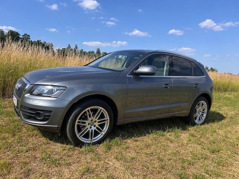 Grau Gebraucht 2011 Audi Q5 SUV | 12.900 € (Fairer Preis) - Bild 1/4