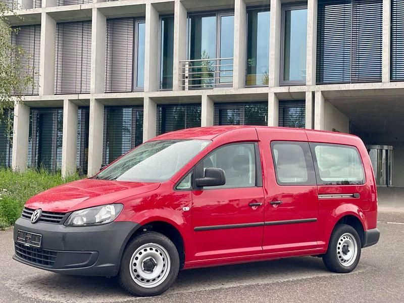 Rot Gebraucht 2015 VW Caddy Maxi Van / Kleinbus | 8.499 € (Superpreis) - Bild 1/4