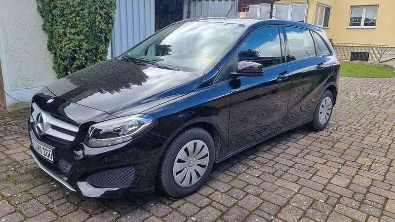 Gebraucht Mercedes B160 102 PS (75 kW) 2017 Schwarz Van / Kleinbus